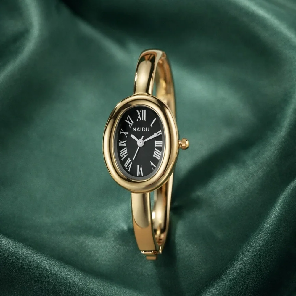 Baignoire Classic Gold Black Women's Watch